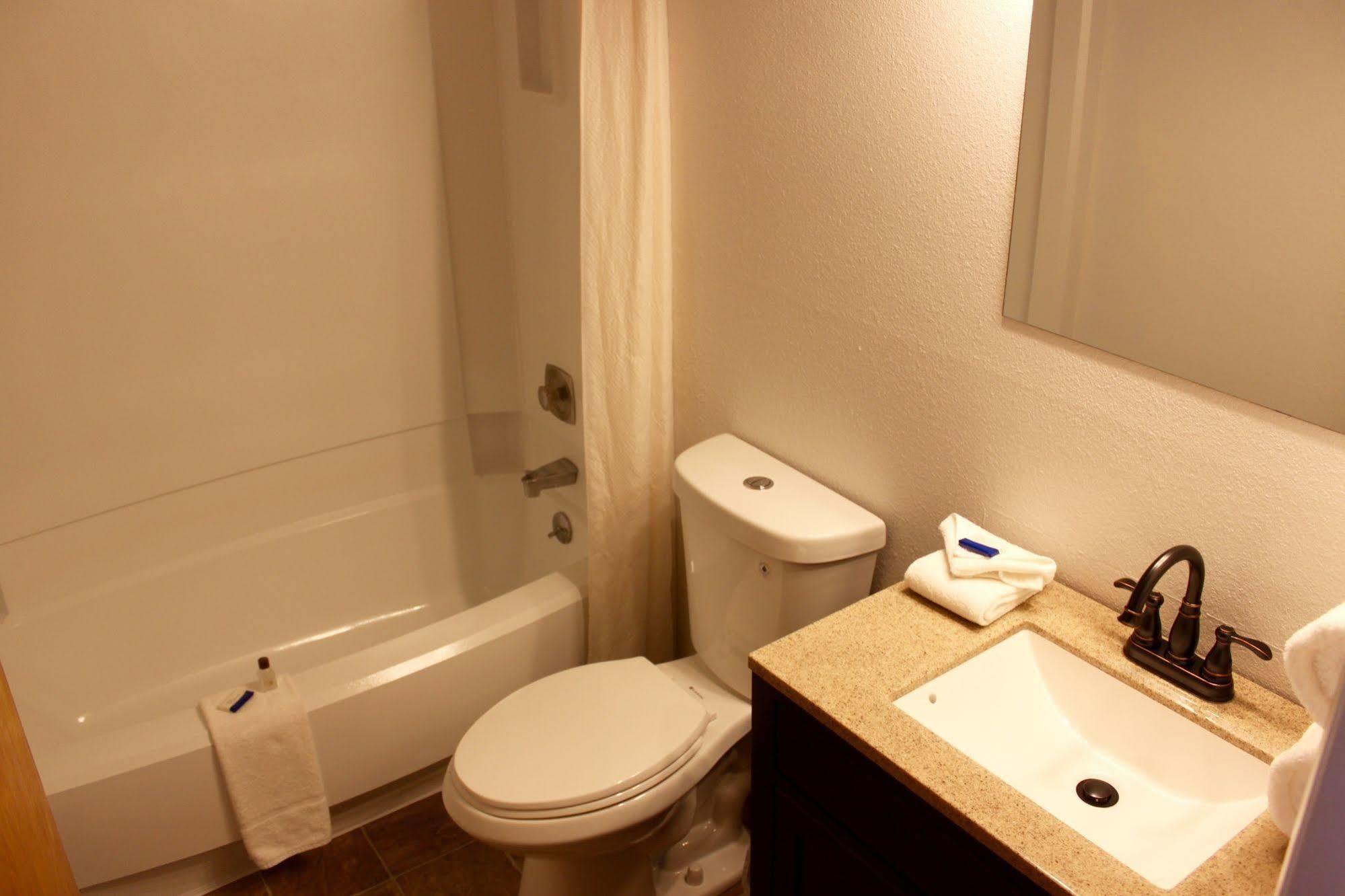 Rustic Inn McCall Bagian luar foto